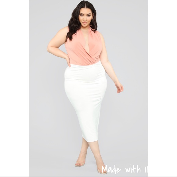 💥 HOST PICK | NEW Dusty Pink Surplice Bodysuit - Picture 3 of 8